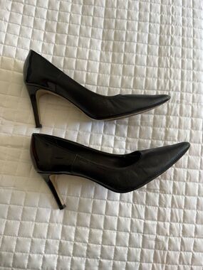 Tahari Black Pointed-Toe Stiletto Pumps